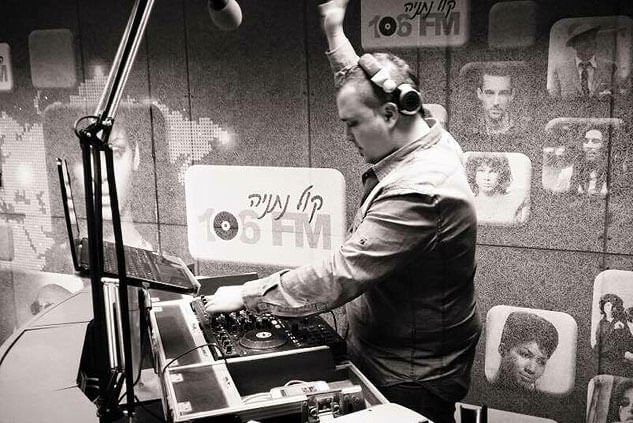 די גיי לחתונה ששובר אולמות במחיר שפוי-די גיי עודד בן | דיל תקליטן לחתונה  